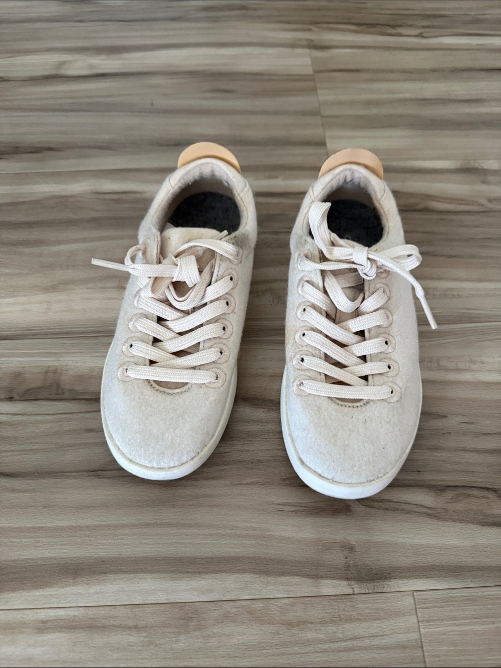 Allbirds Women’s size 5 Casual Cream Lace-Up Sneakers
